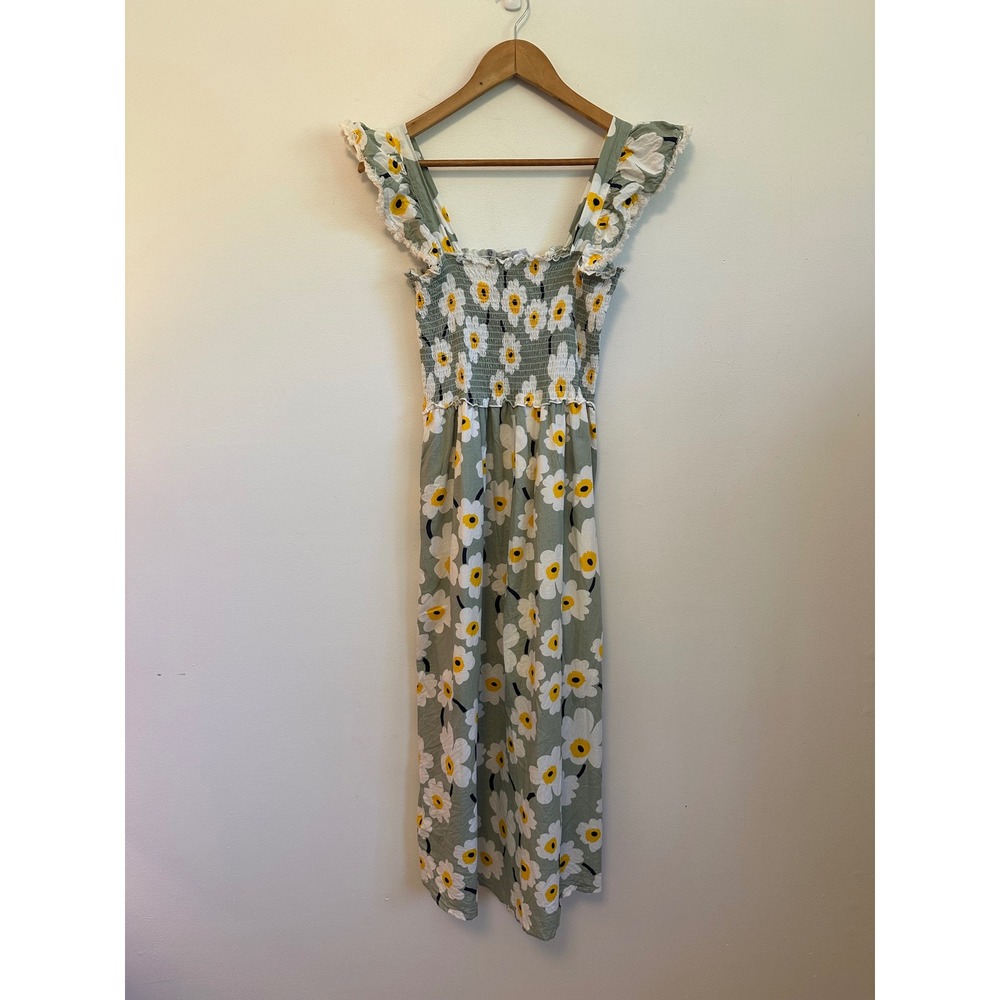 THML Sage Green Daisy Floral Smocked Ruffle Strap Midi Dress | Size Small